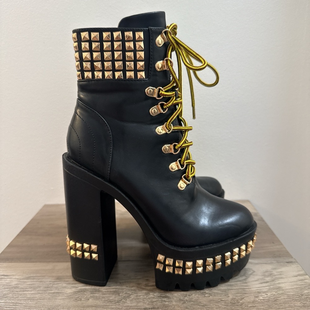Cape Robbin Black Platform Ankle Boots